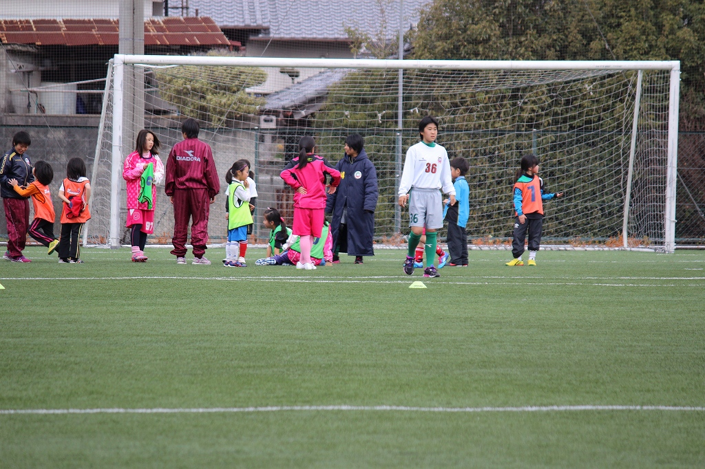 女子サッカー教室 ゲーム前 フラミンゴフットボールクラブ